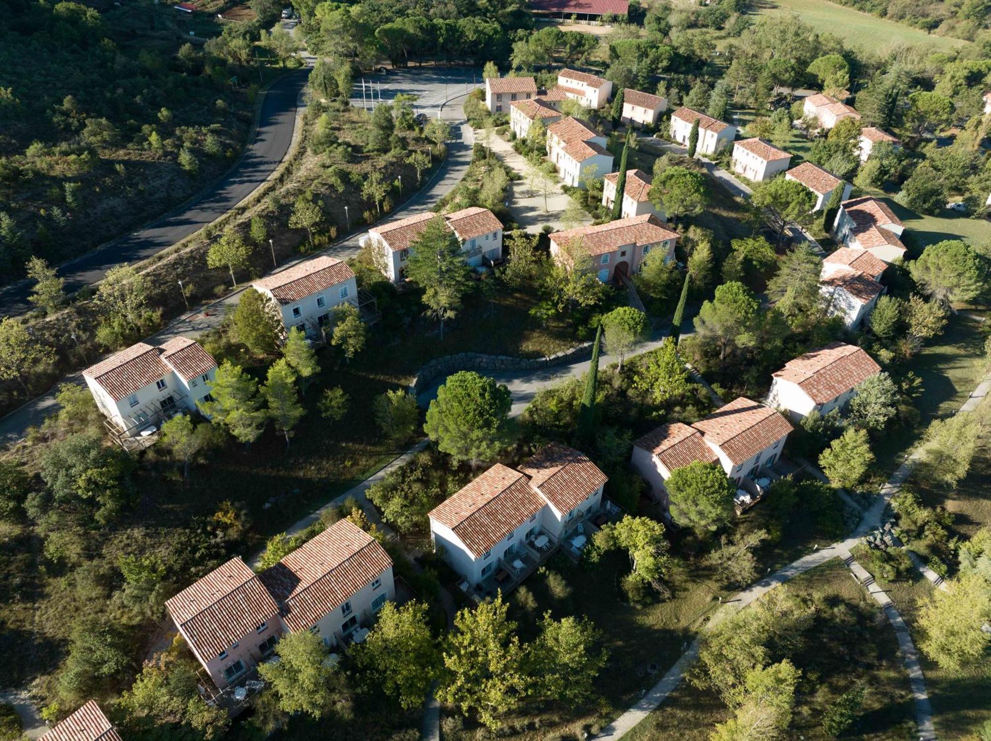 Village Pierre & Le Rouret Ferienpark Grospierres