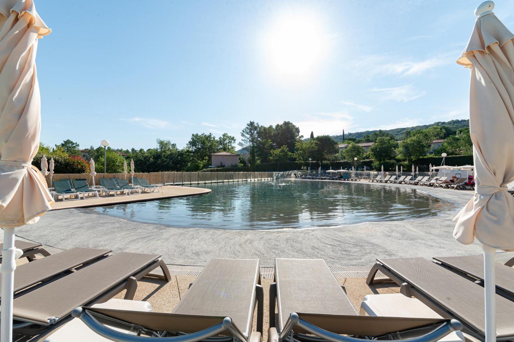 Village Pierre & Le Rouret Ferienpark Grospierres