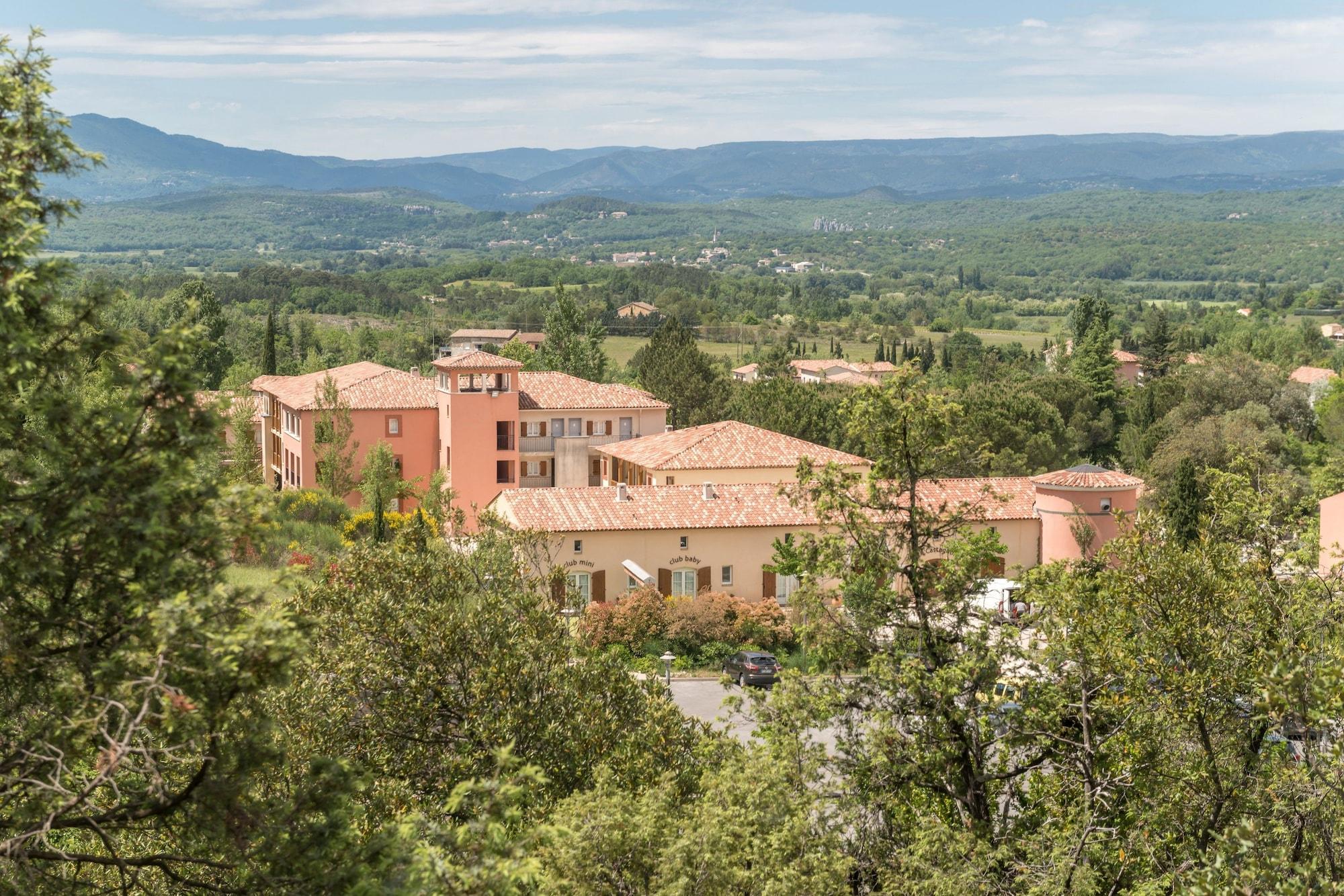 Village Pierre & Le Rouret 3*