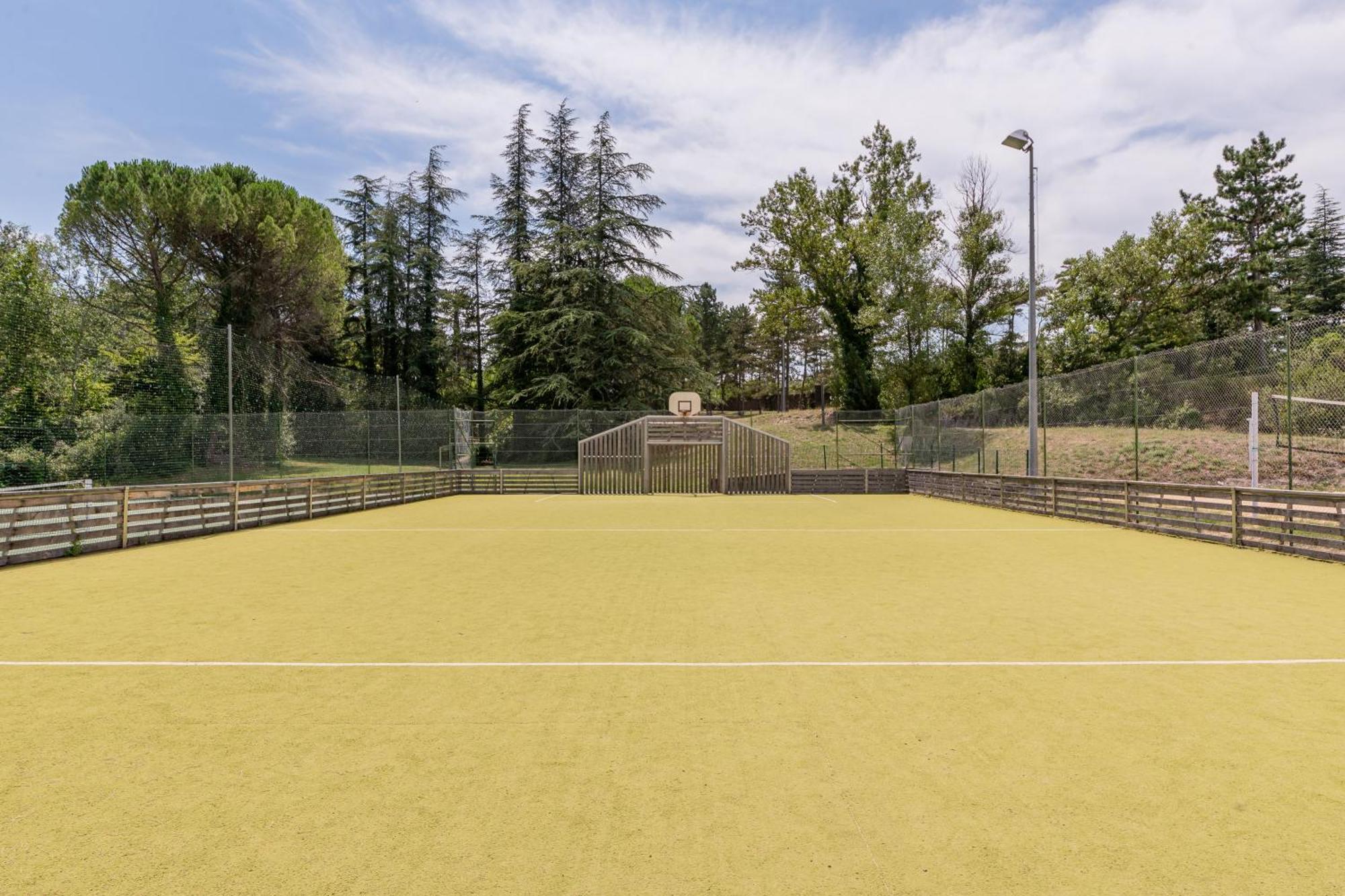 Village Pierre & Le Rouret Parco vacanze 3*